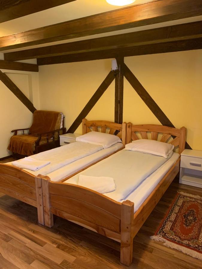 Отель Casa Lenke Сэчеле Экстерьер фото